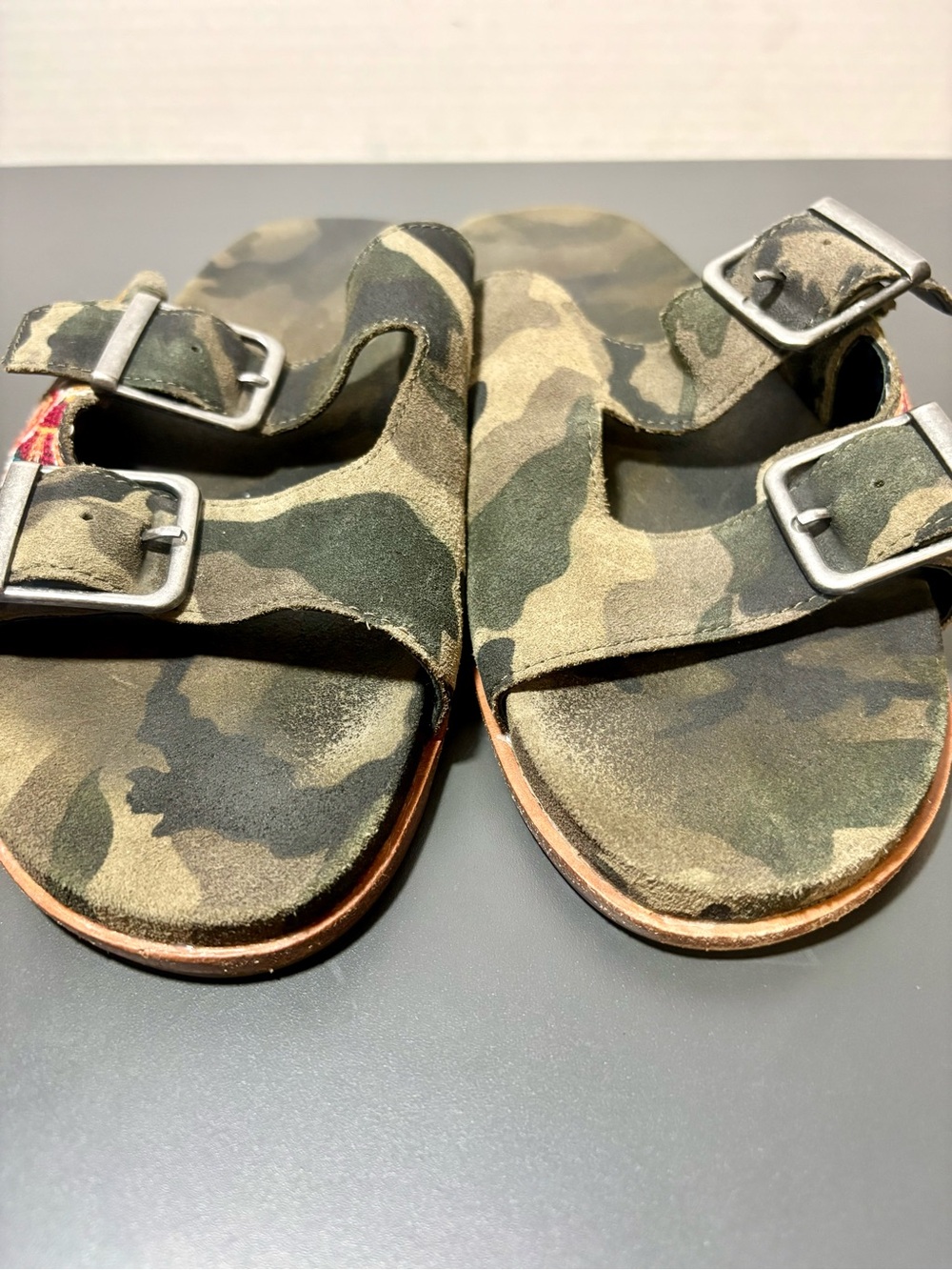 JOHNNY WAS Camo Embroidered Buckle Slide Sandals - Picture 4 of 8